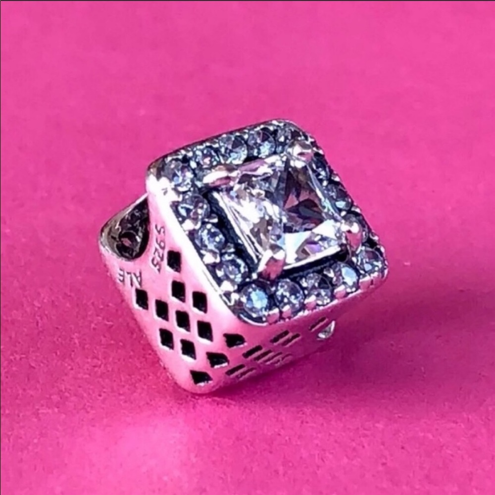 Pandora Geometric Radiance Charm